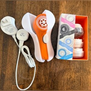 Clarisonic Mia 2 Orange and White Skincare Brush